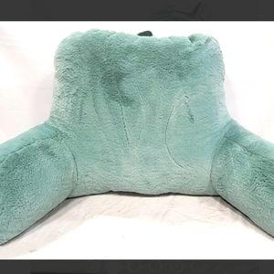 UGG Plush Faux Fur Polar Backrest
﻿